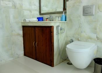 Oyo Premium Shikarbadi