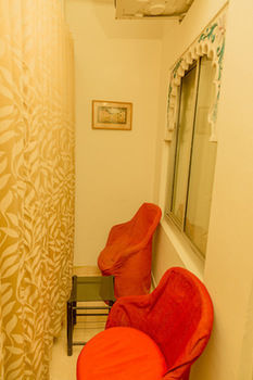Hanuman Ghat On Pichola Hotel