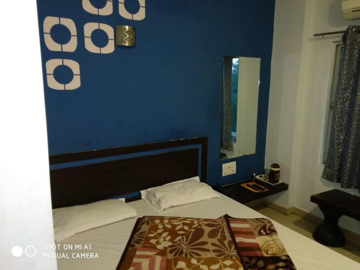 Surbhi Palace Hotel 2*