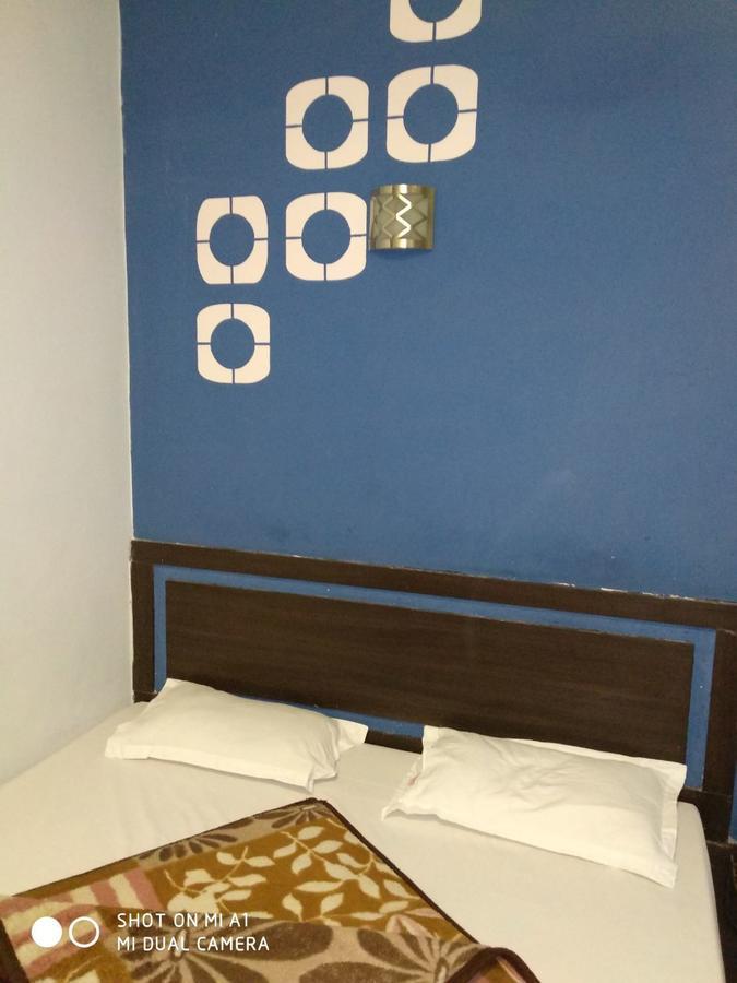 Surbhi Palace 2*