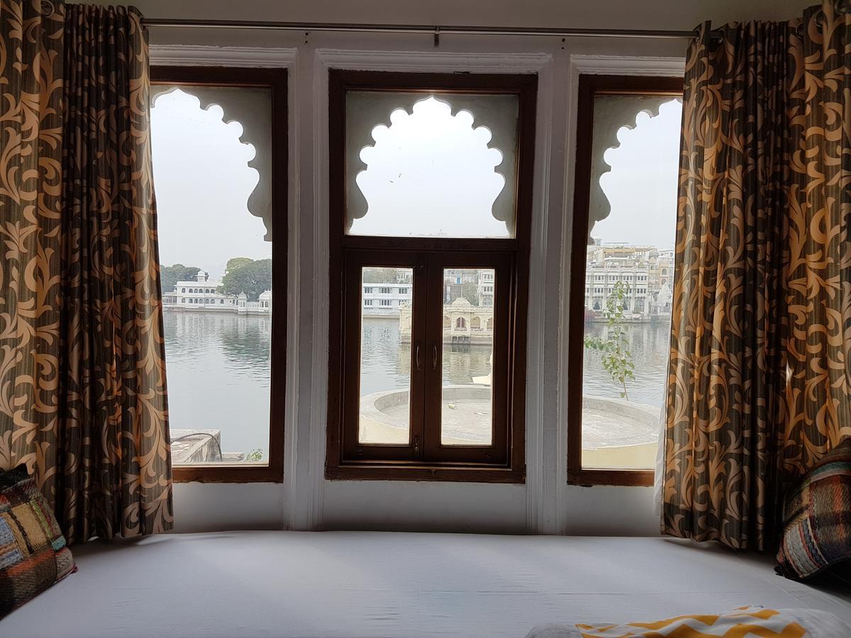 Hotel Devraj Niwas On Pichola