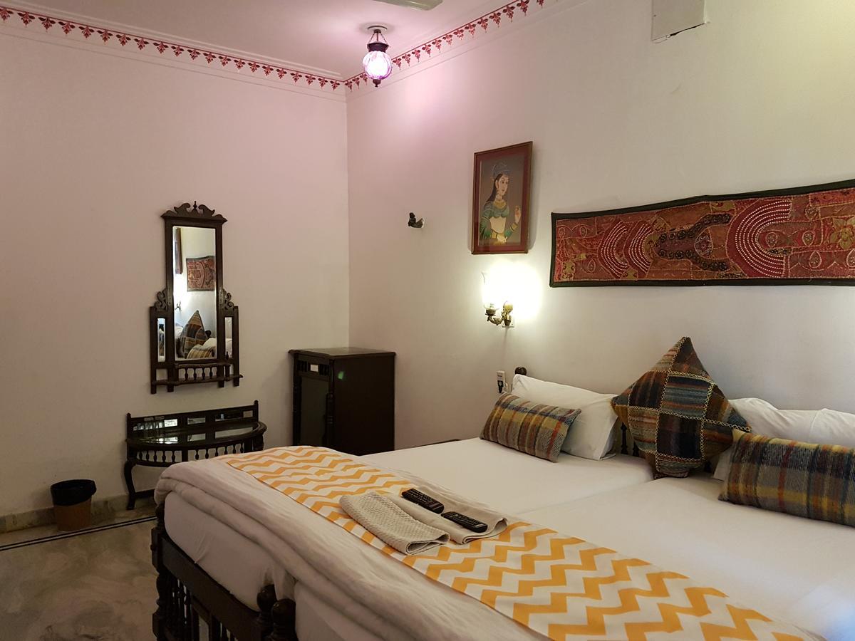 Devraj Niwas On Pichola Udaipur