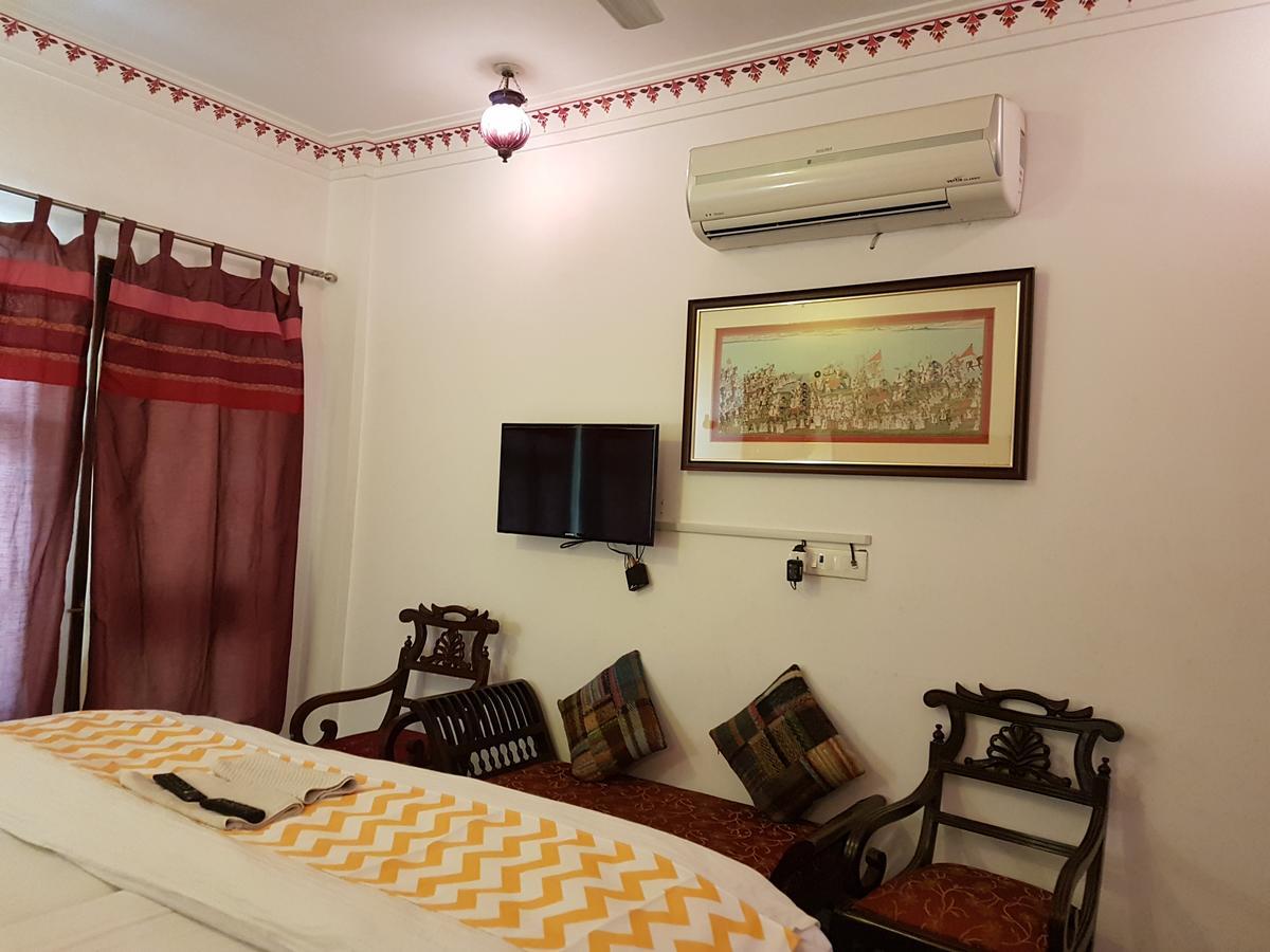Hotel Devraj Niwas On Pichola