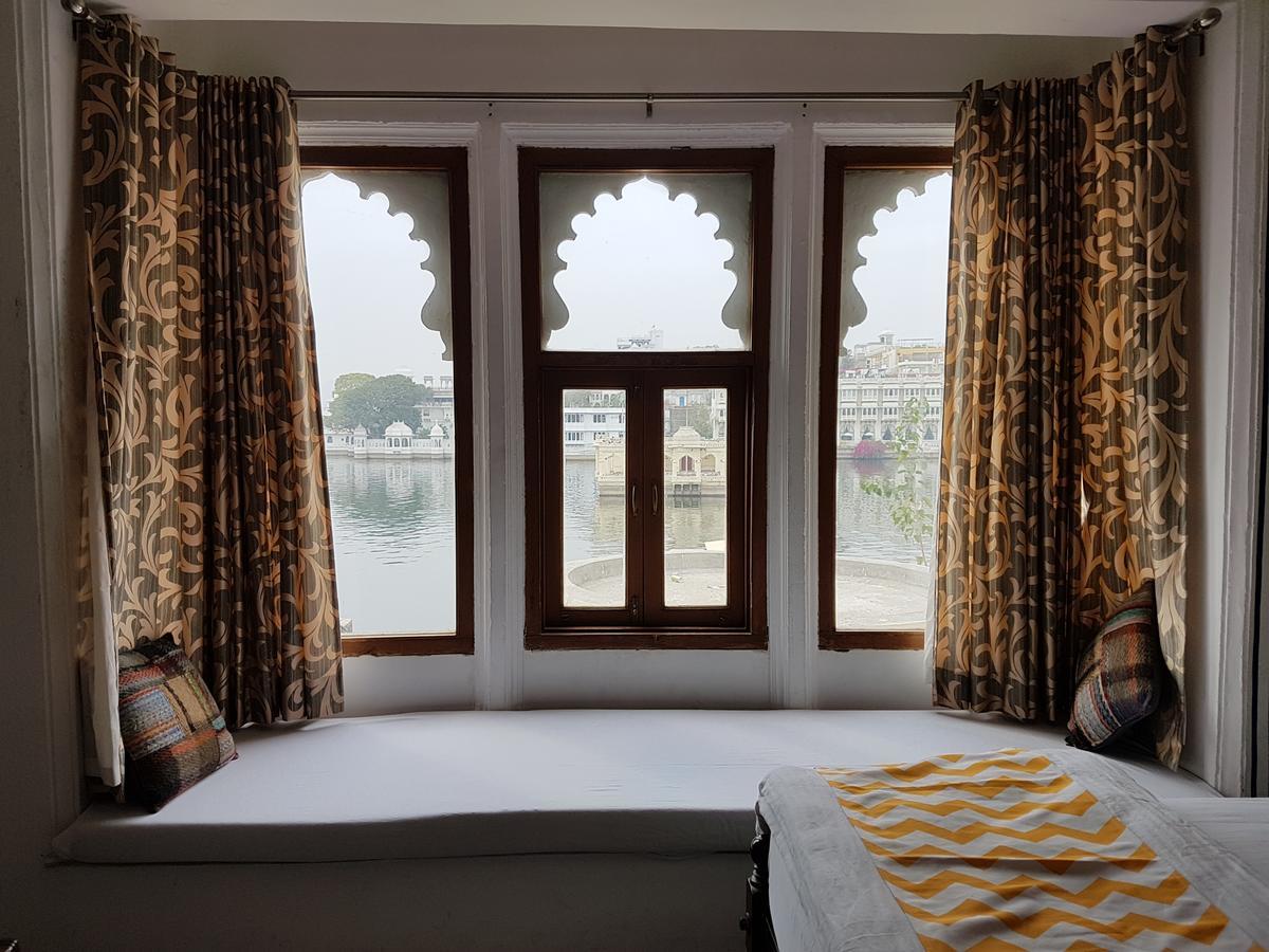 Hotel Devraj Niwas On Pichola 3*