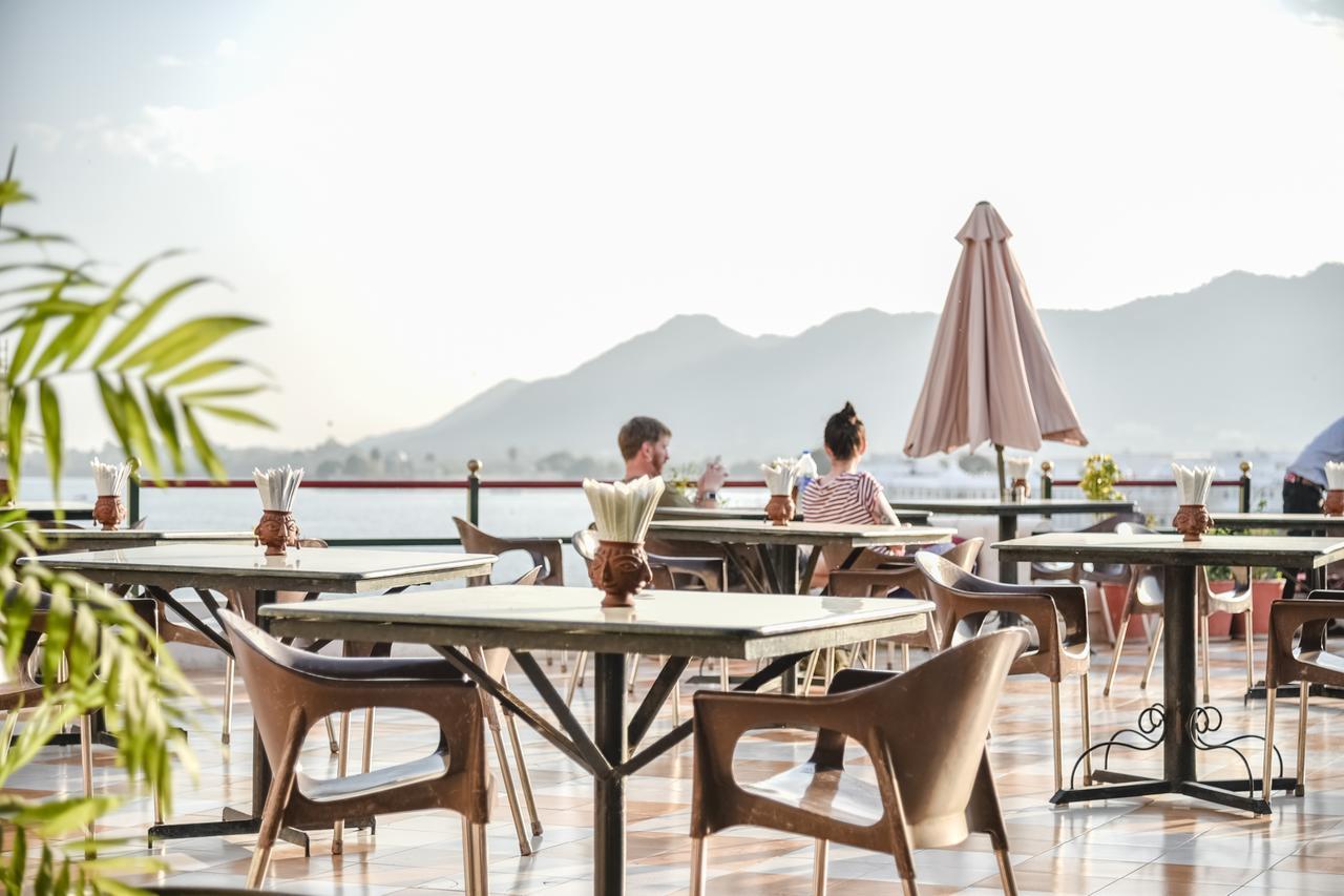 Hotel Devraj Niwas On Pichola