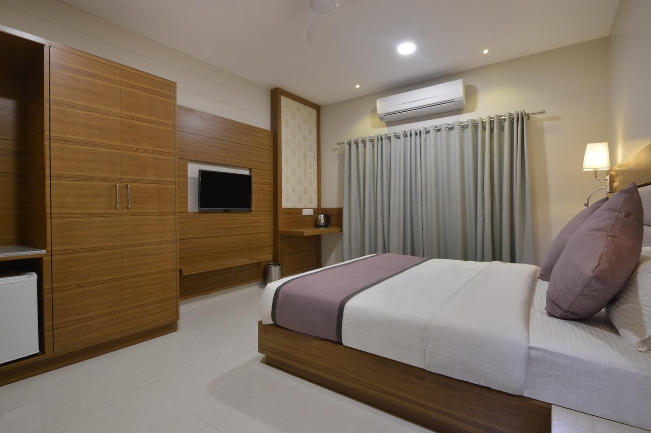 Oyo 16114 Fragrance Hotel 3*