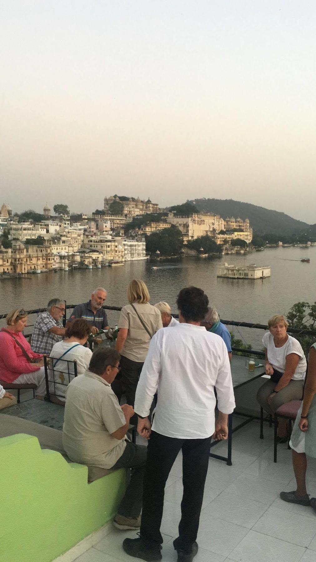 Hotel Hanuman Ghat On Pichola 2*