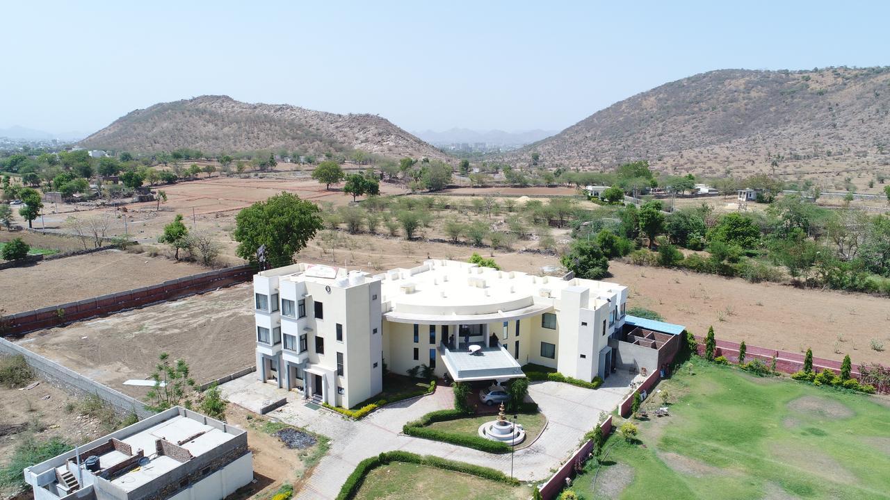 Resort Dreams Udaipur
