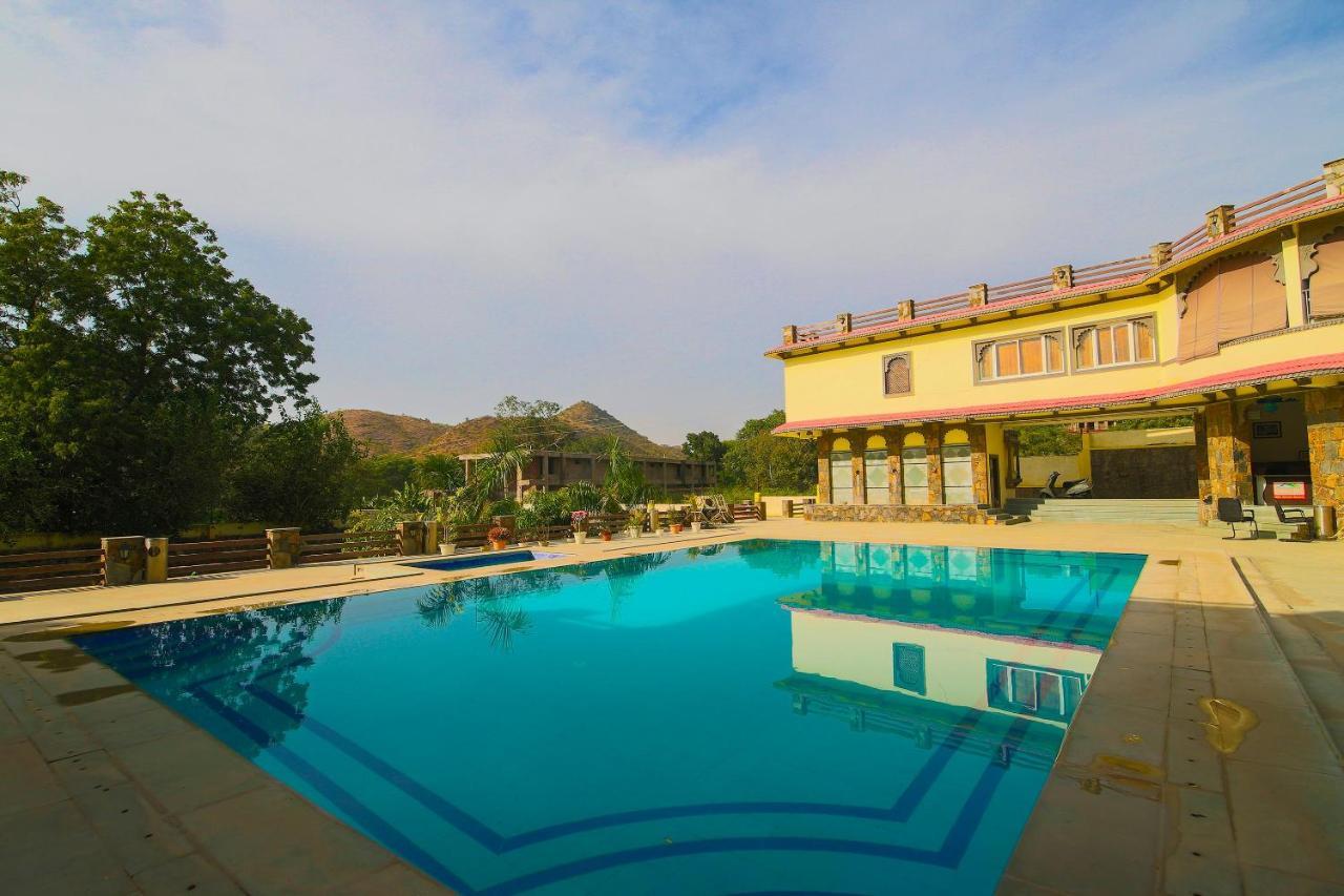 Oyo 24395 Hills Retreat