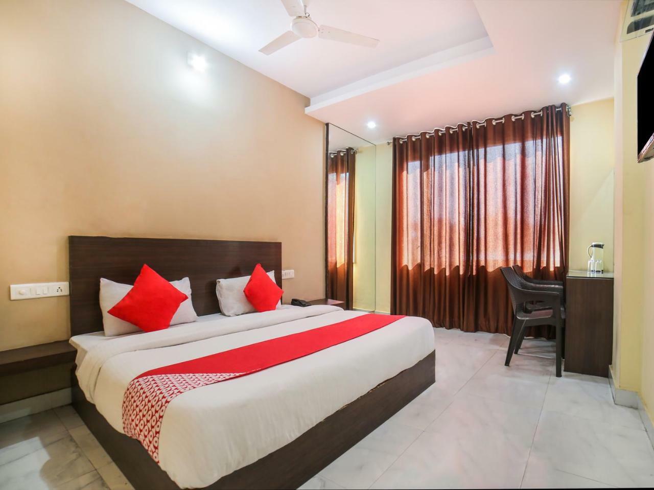 Hotel Oyo 19032 Ambay Palace 3*