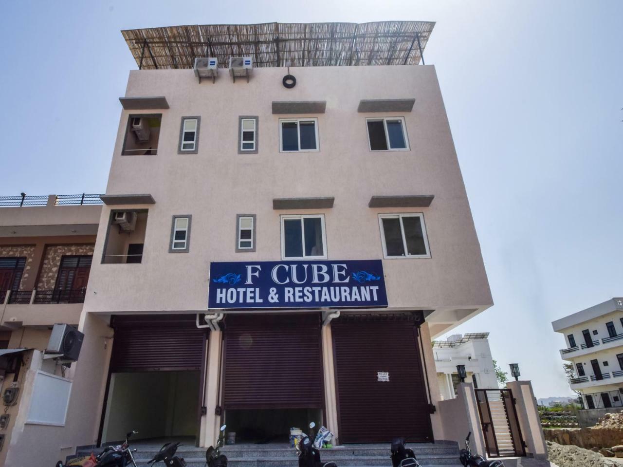 Oyo 35734 F Cube Hotel 3*