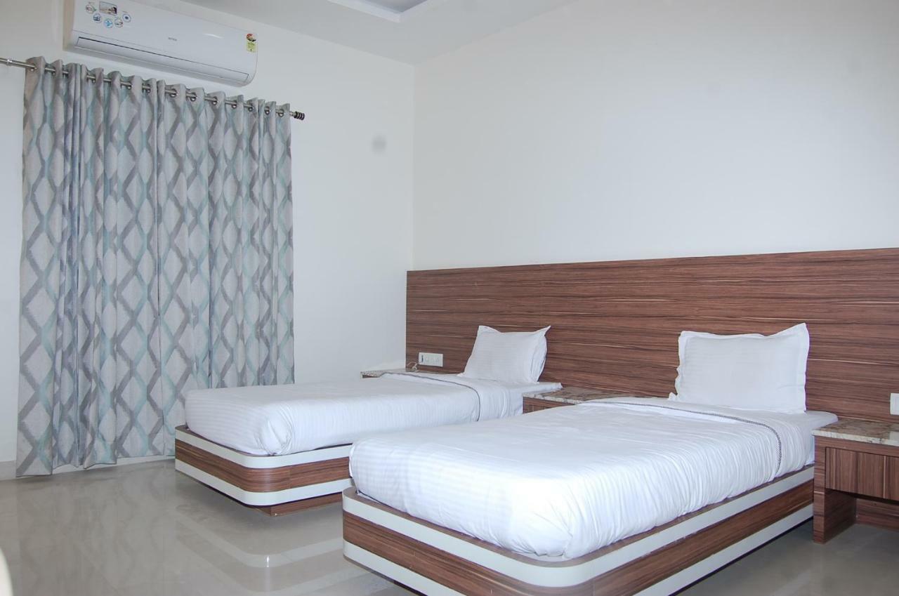 Hotel Mangal Tirth Krishna Vatika Udaipur