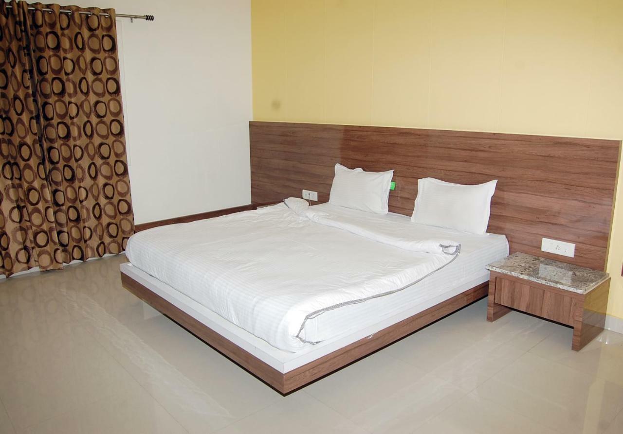 Hotel Mangal Tirth Krishna Vatika 3*