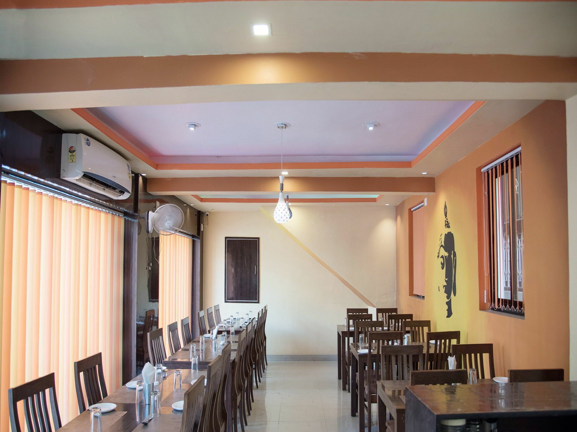 Hotel Oyo 9971 Royal T