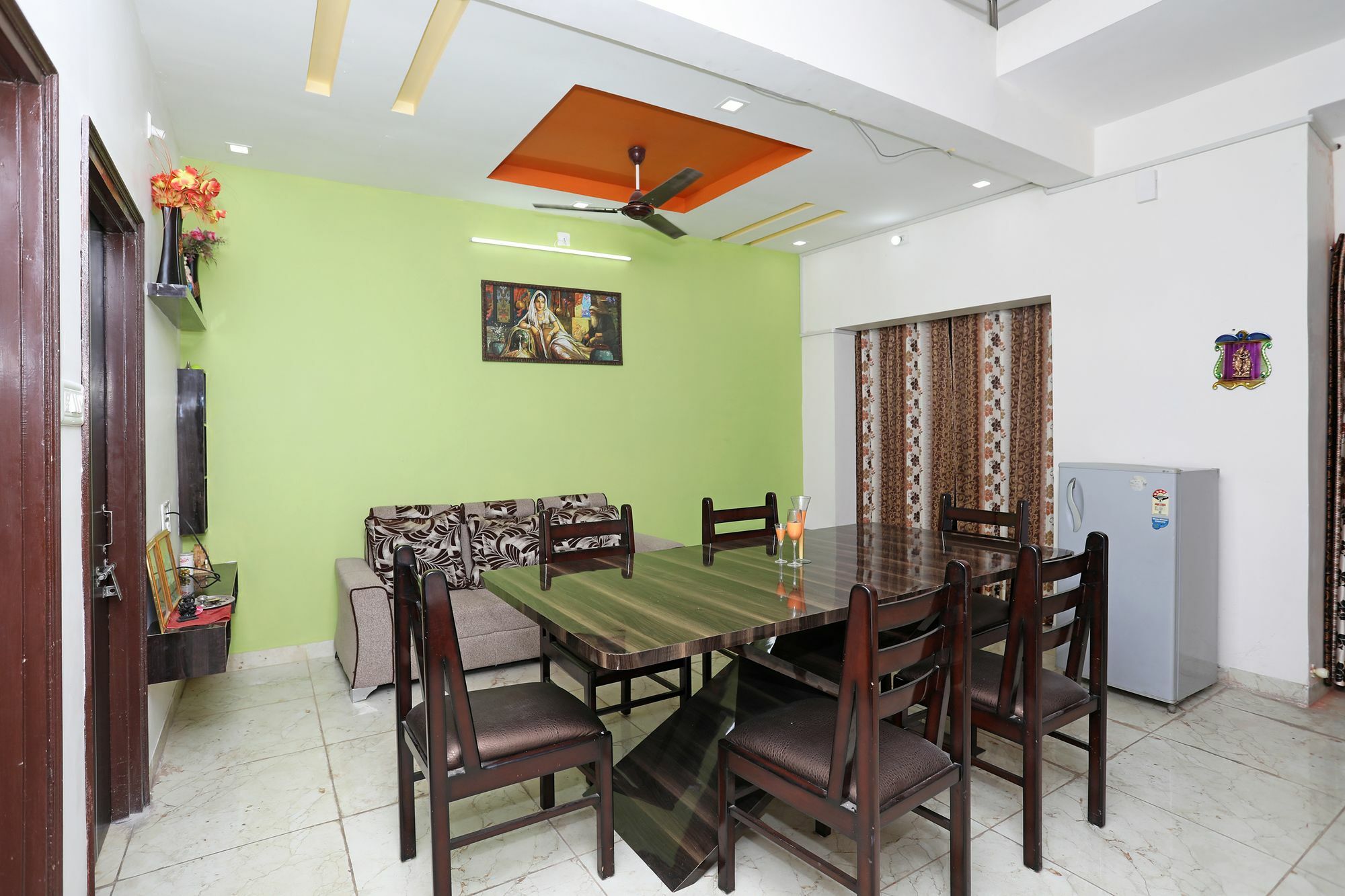 Oyo 10092 Hiran Magri Hotel
