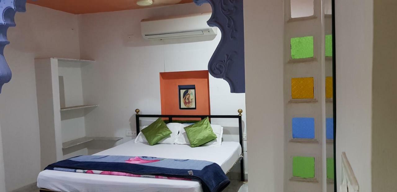 Jagat Guest house 2*