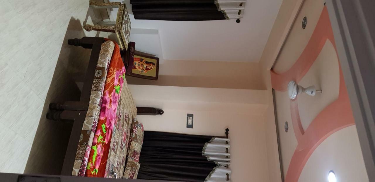Jagat 2* Udaipur