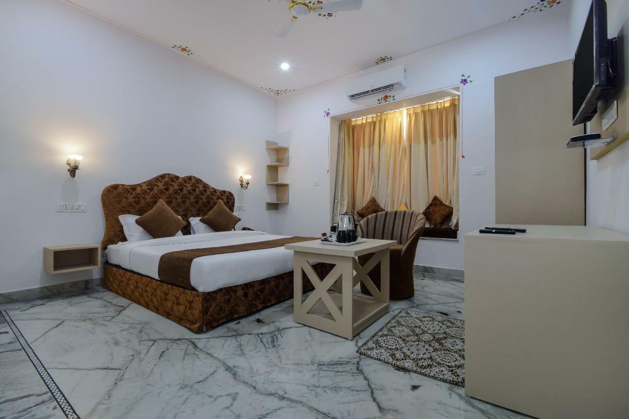 Hotel Oyo 19642 Shiv 3*