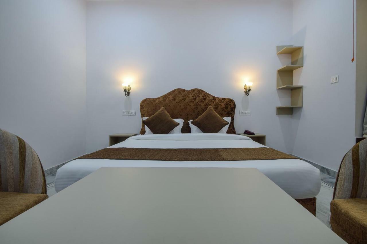 Hotel Oyo 19642 Shiv 3*