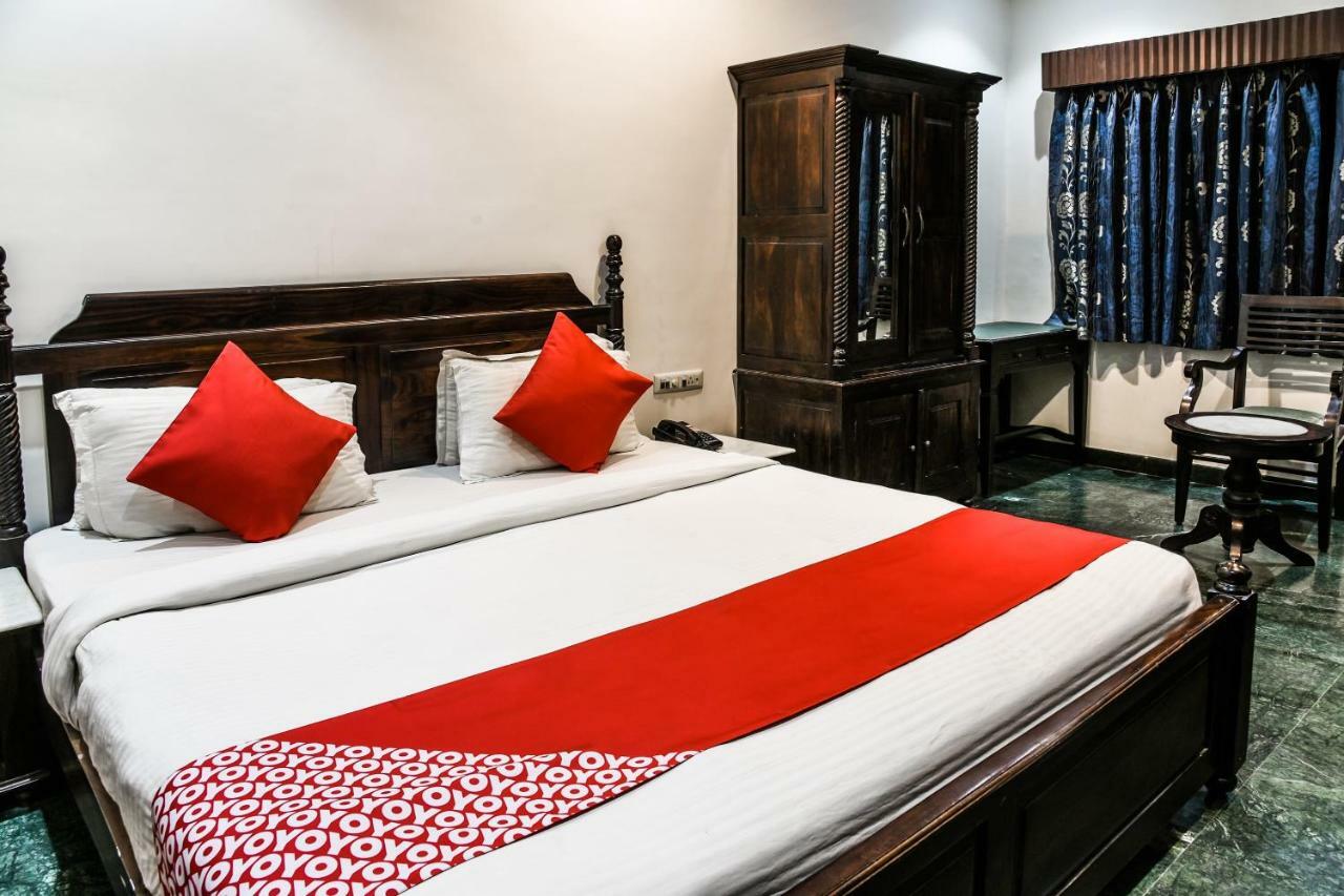 Oyo 1681 Devansh Hotel 3*