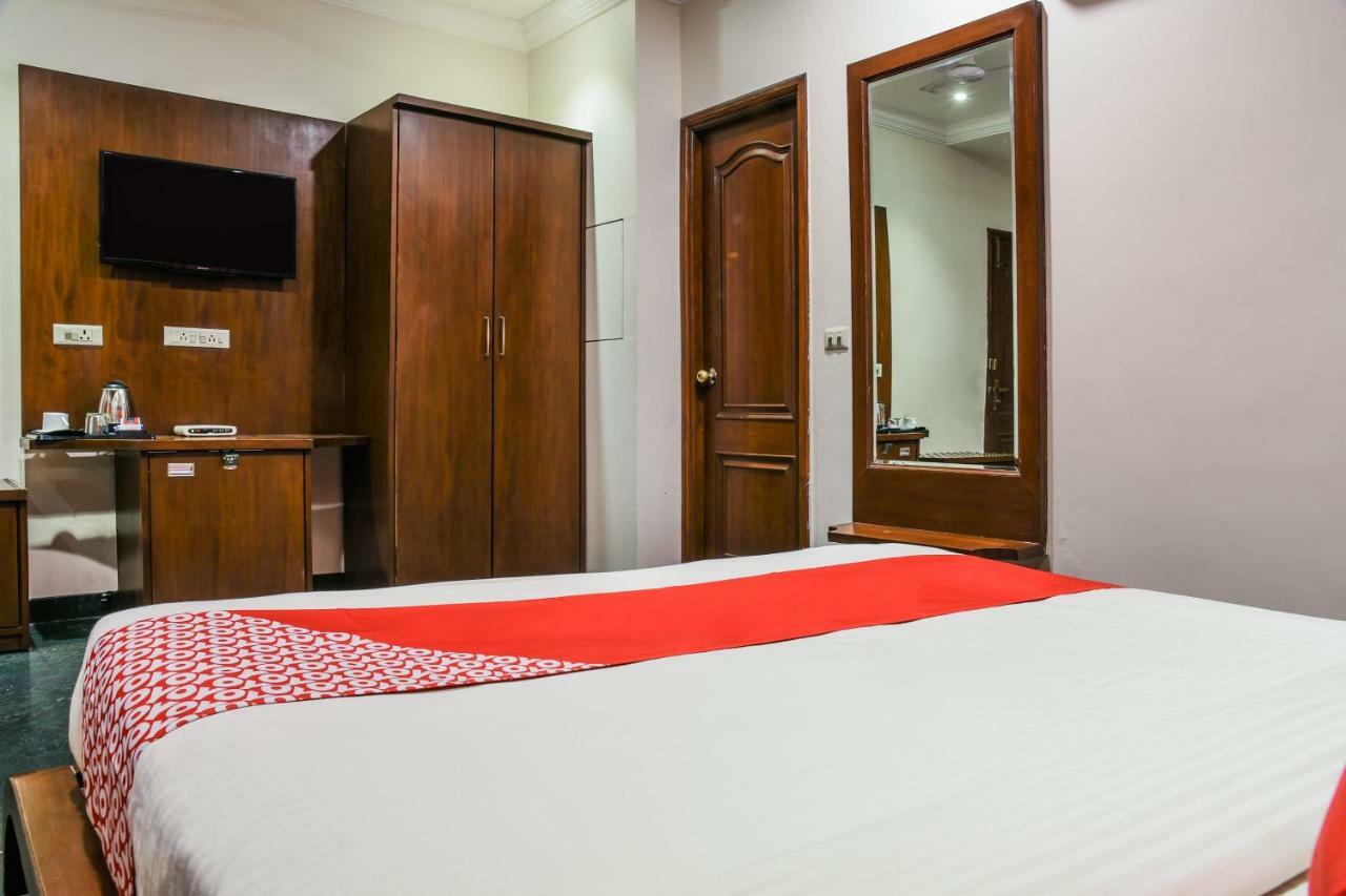 Oyo 1681 Devansh Hotel 3*