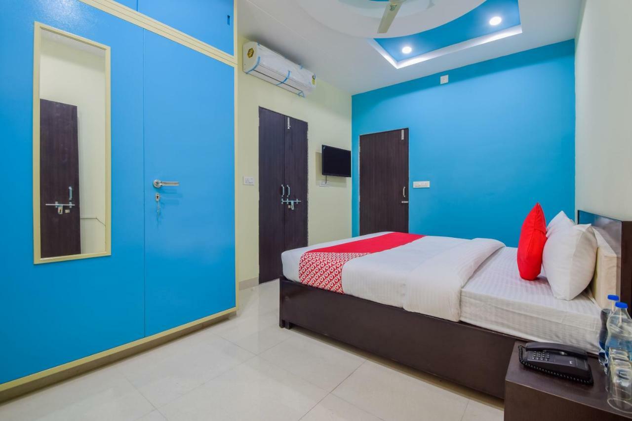 Hotel Oyo 35734 F Cube
