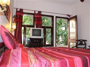 Devraj Niwas On Pichola 3*
