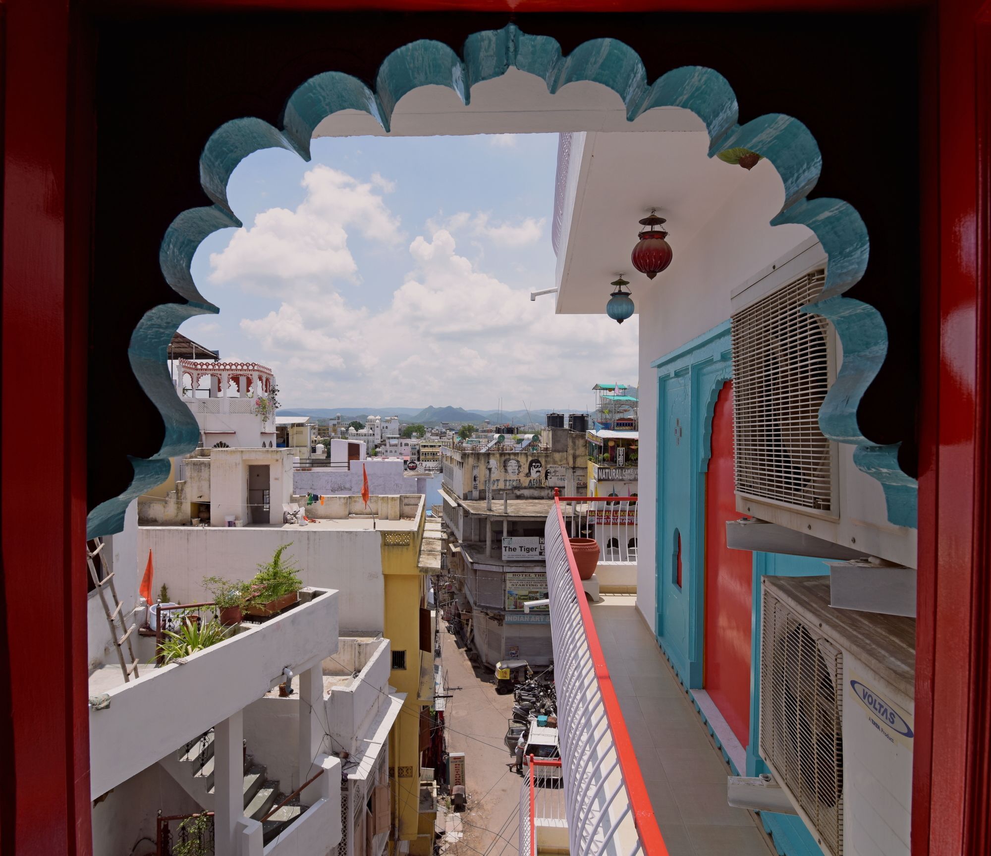 Udai Niwas On Pichola Udaipur