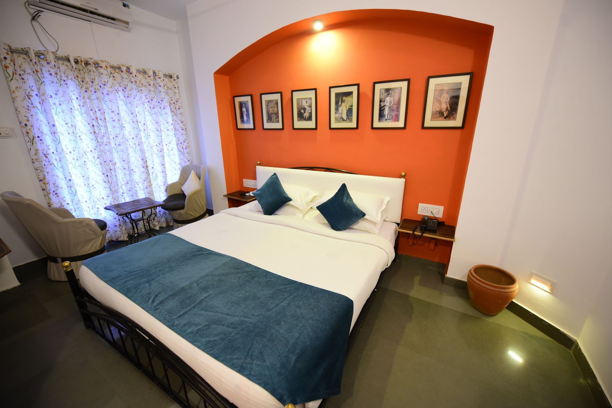 Hotel Udai Niwas On Pichola