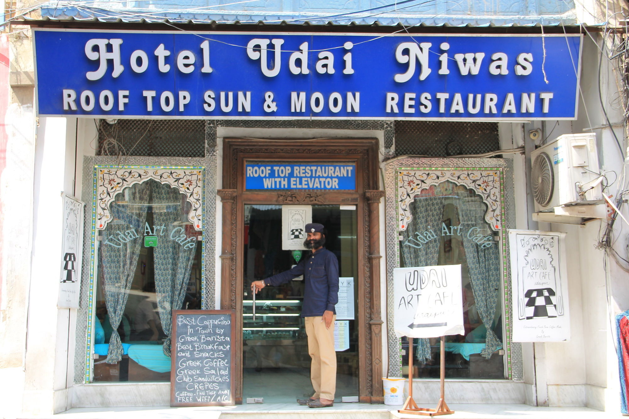 Udai Niwas On Pichola Udaipur