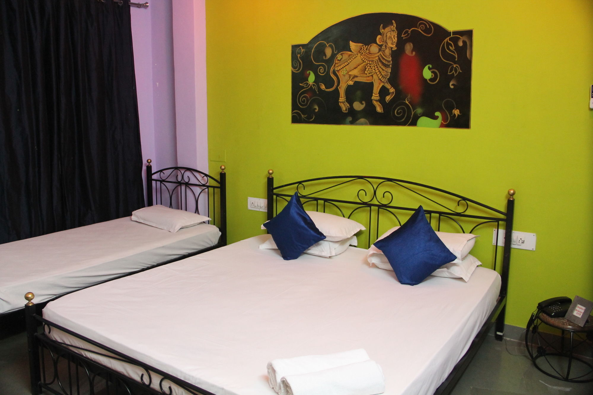 Hotel Udai Niwas On Pichola Udaipur