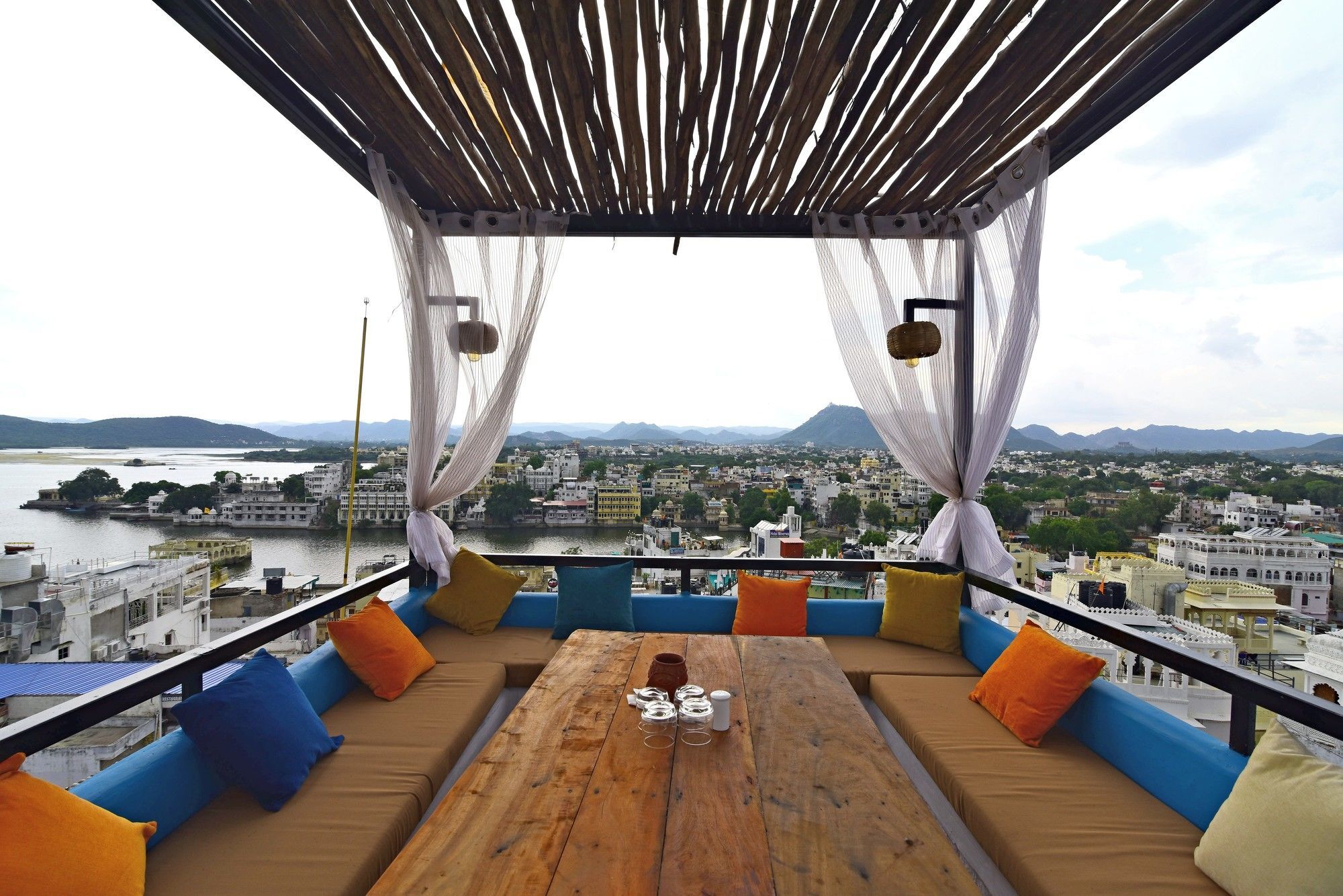 Hotel Udai Niwas On Pichola 3*