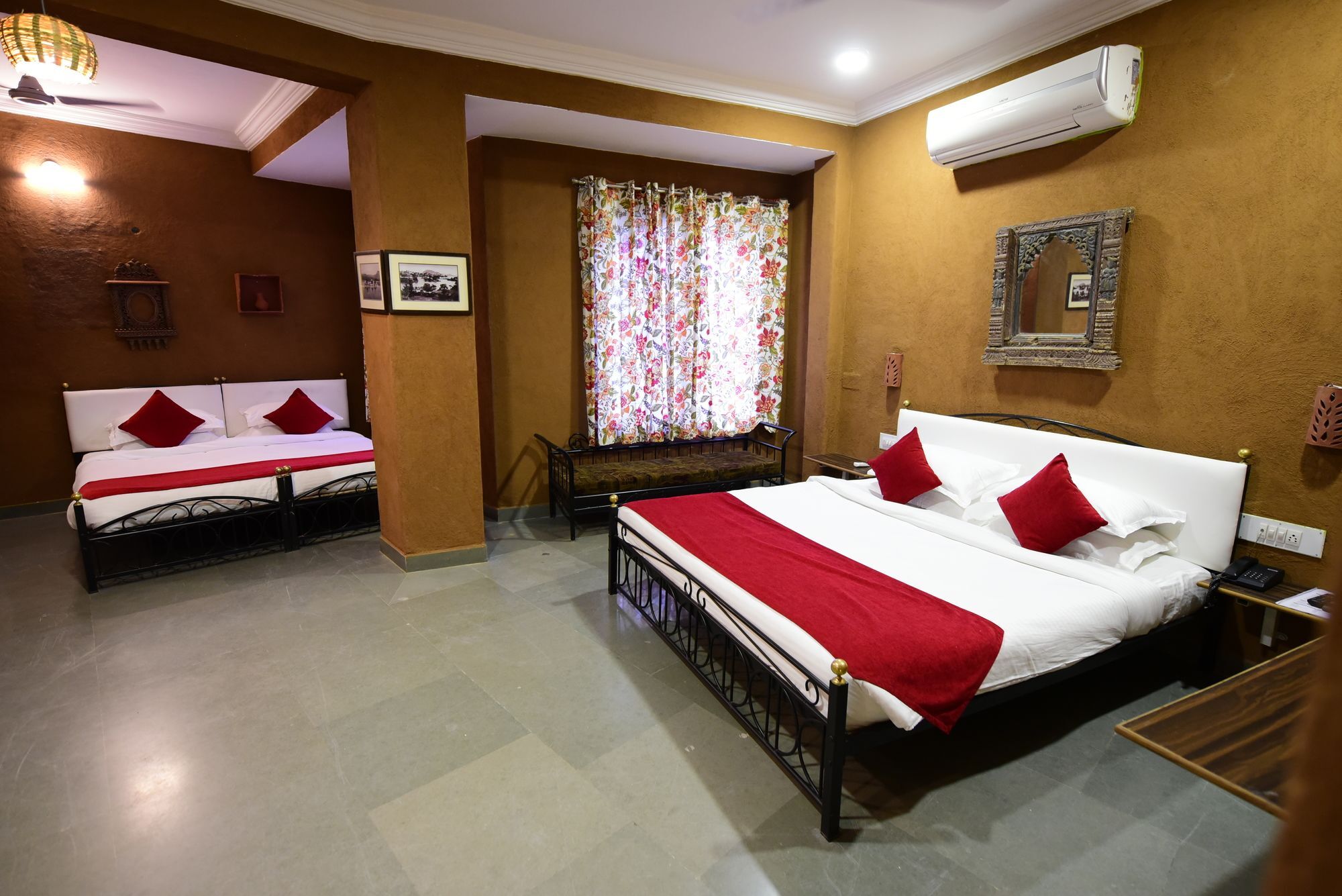 Udai Niwas On Pichola 3* Udaipur