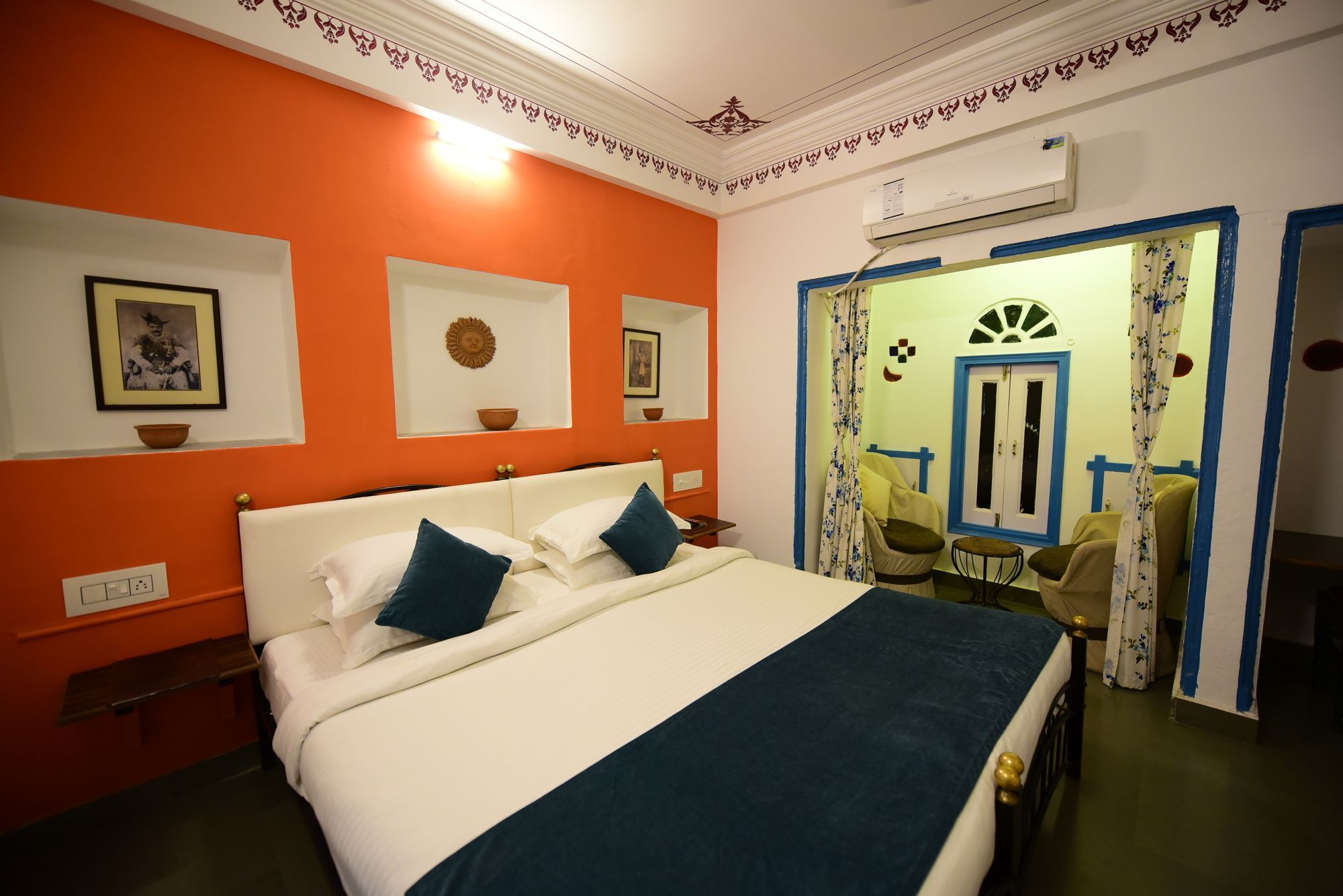 Hotel Udai Niwas On Pichola