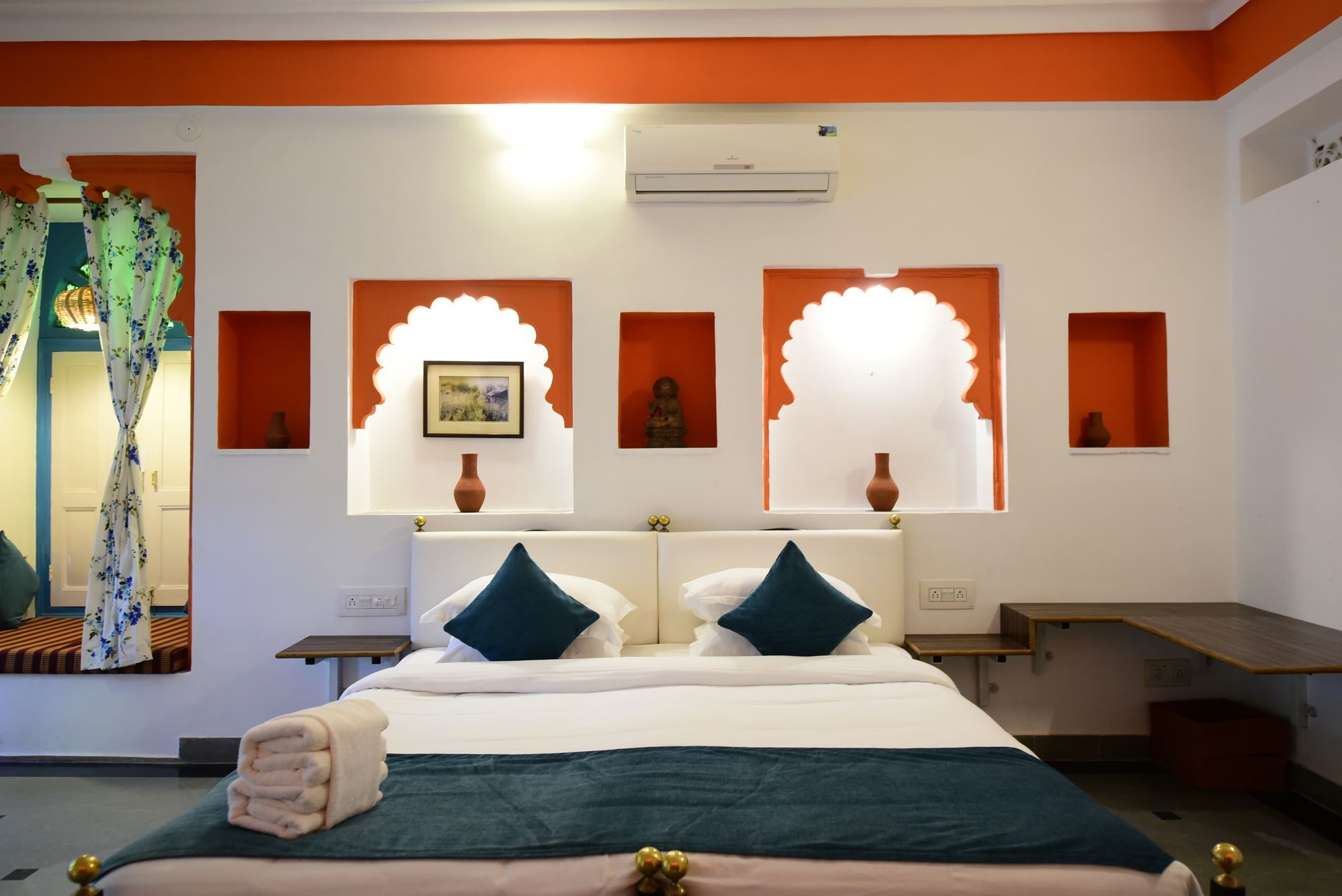 Hotel Udai Niwas On Pichola 3*