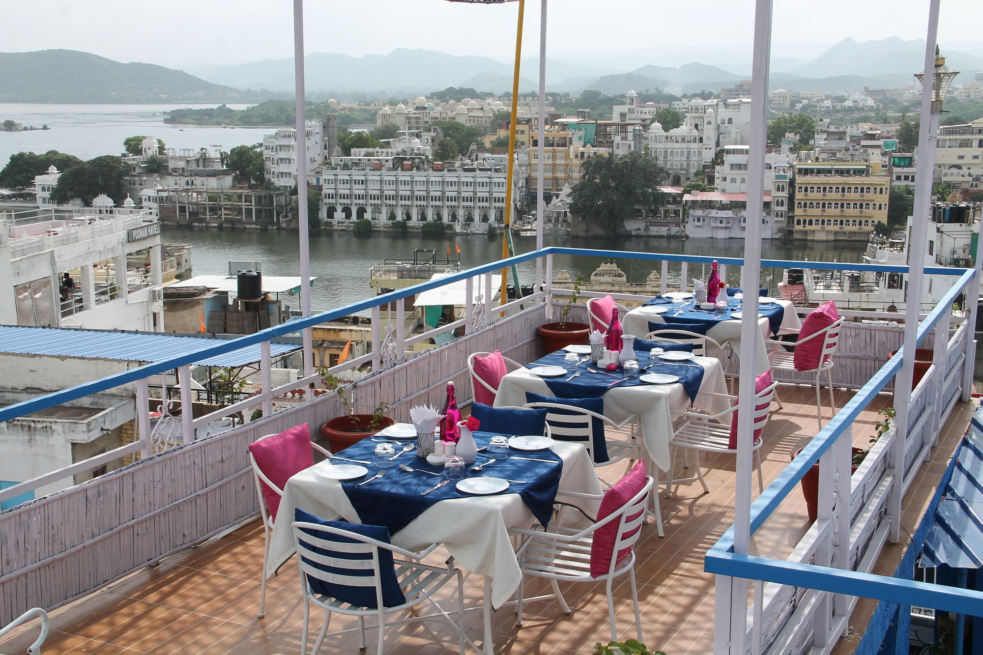 Udai Niwas On Pichola Hotel Udaipur