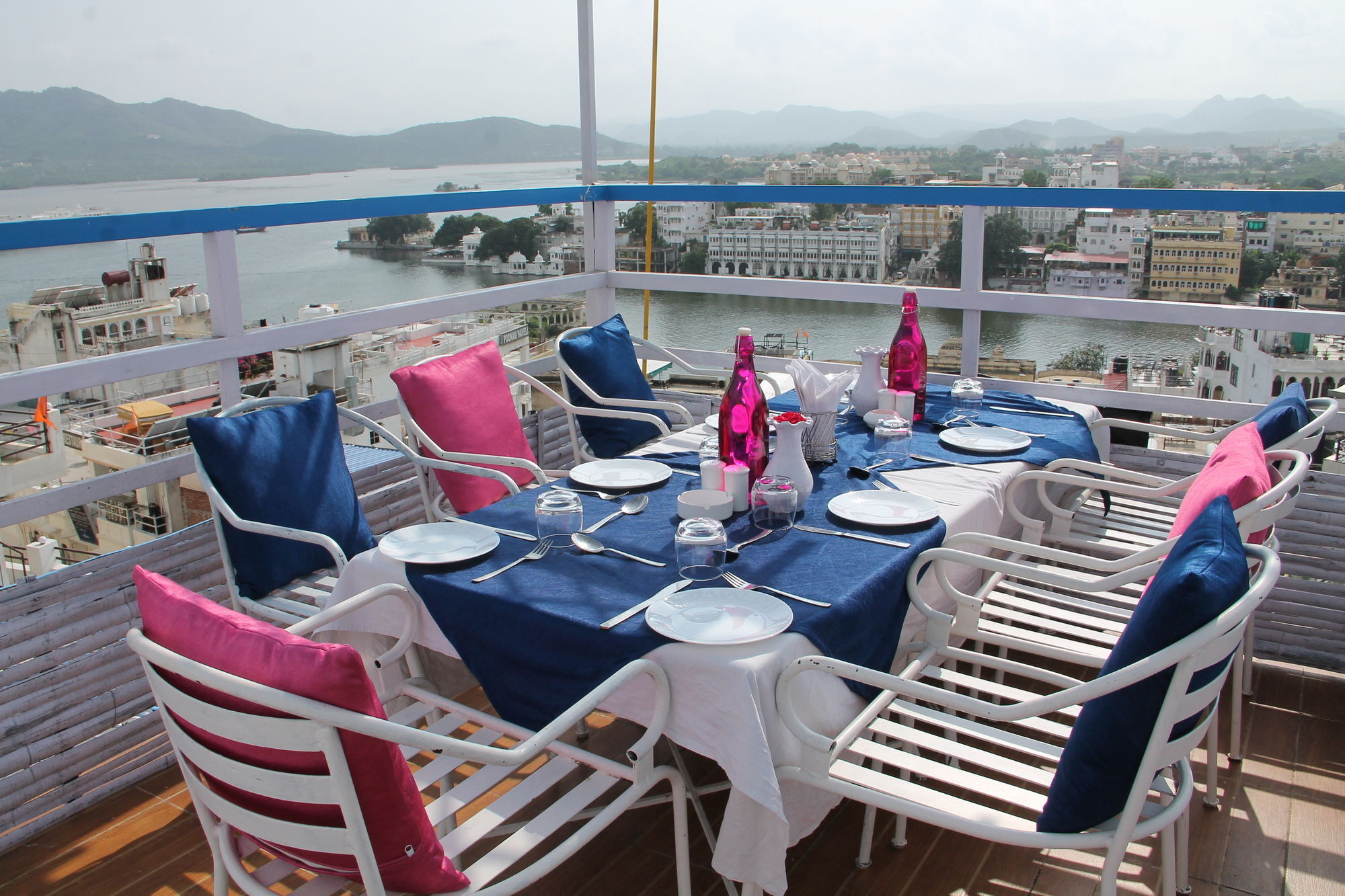 Hotel Udai Niwas On Pichola Udaipur