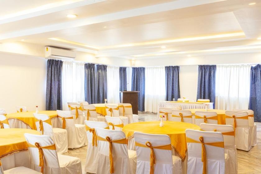 Zone Connect By The Park,udaipur Hotel