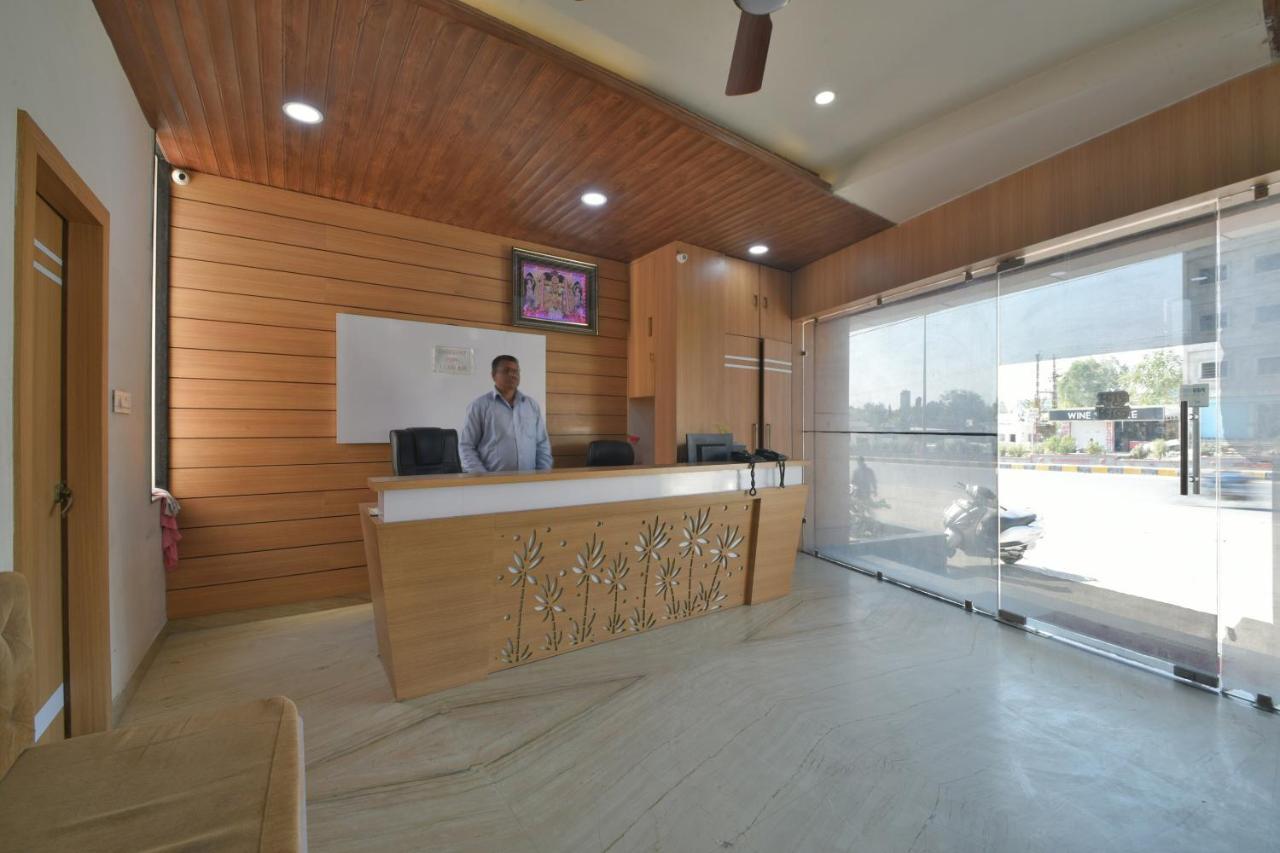 Oyo 70502 Mithila Palace &restaurant Hotel Udaipur