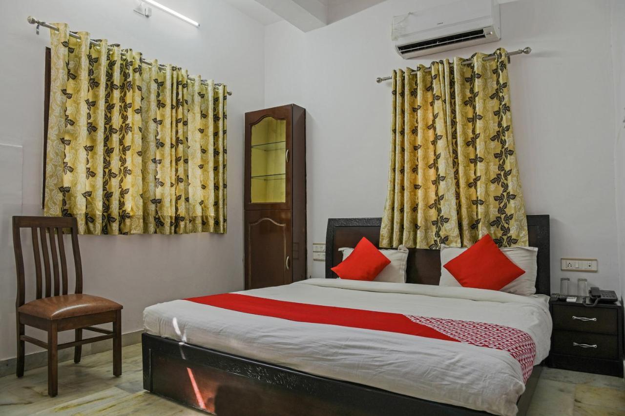 Oyo 9971 Royal T 3* Udaipur