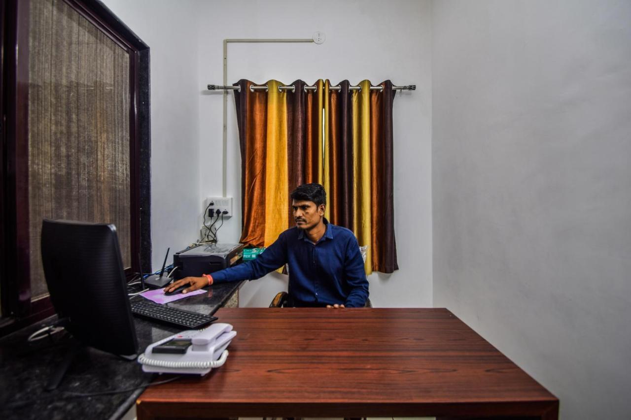 Oyo 23381 Sagar Ratna Hotel