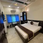 Hotel Raj Vilas