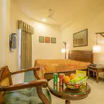 Tripli Hotels Shambhu Villas