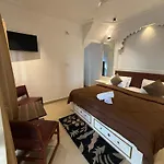 Peacock Guest House - Lake View Hotel In Udaipur