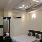 Hotel Raj Vilas