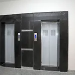Oyo Home 11075 Modern 3Bhk Gulab Bagh