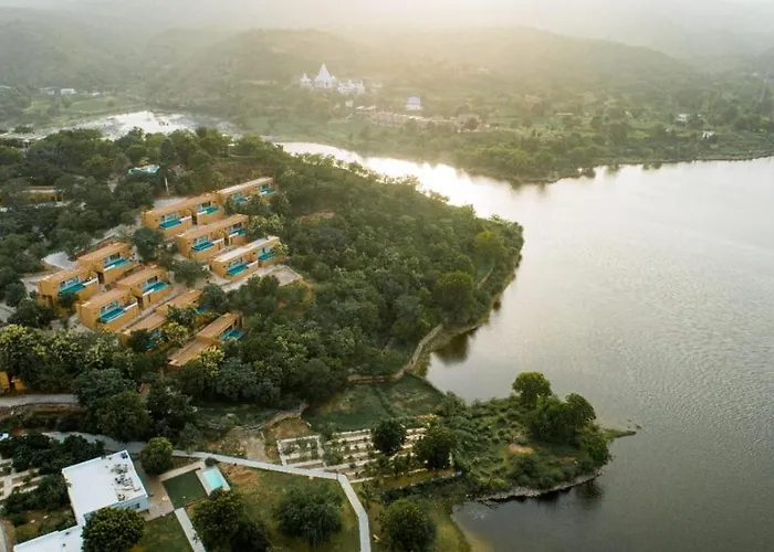 Yaan Retreat-Lake View-Private Pool Villas