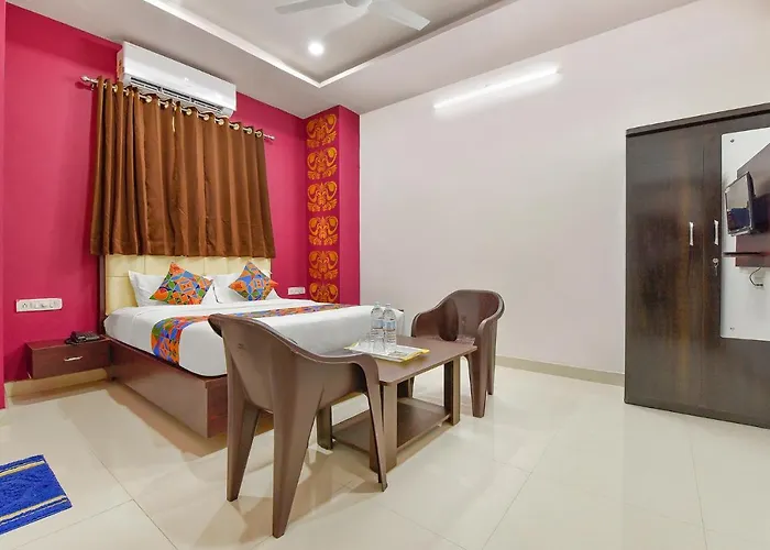 Fabexpress Shree Thakur- 700 Meter Away From Railway Station