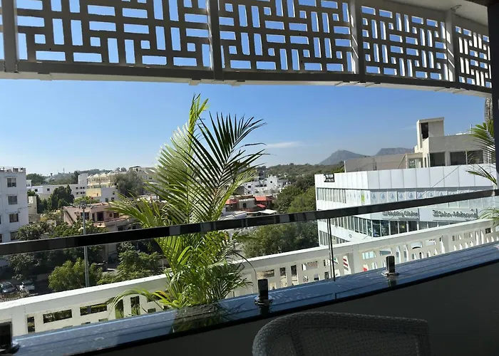 Sky Suites By The Lazy Host