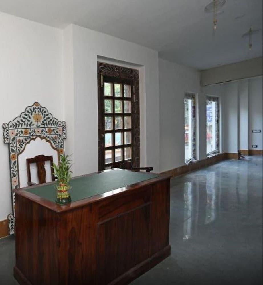 Hotel Tripli Shambhu 3*